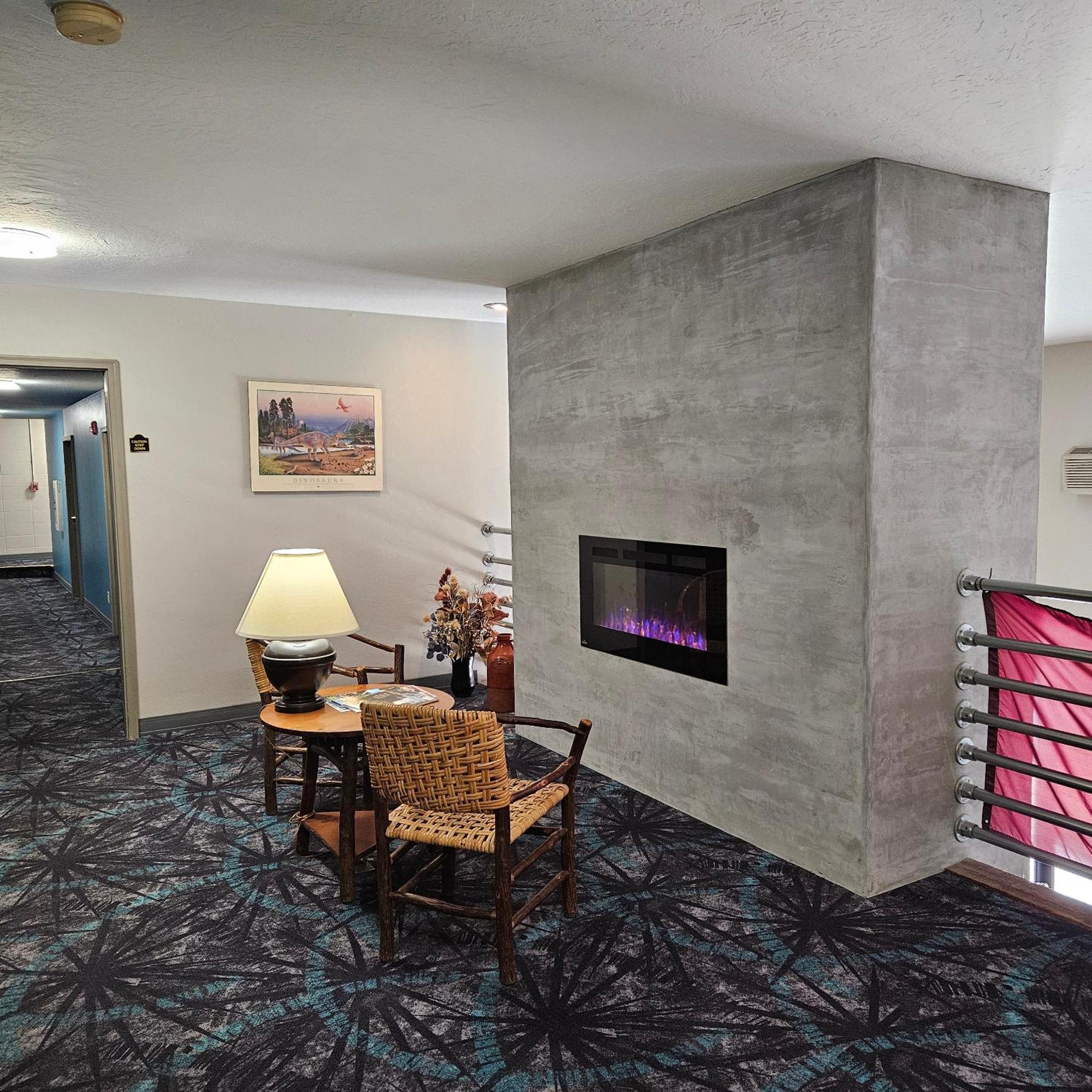 Days Inn And Suites By Wyndham Downtown Missoula-University Exterior photo