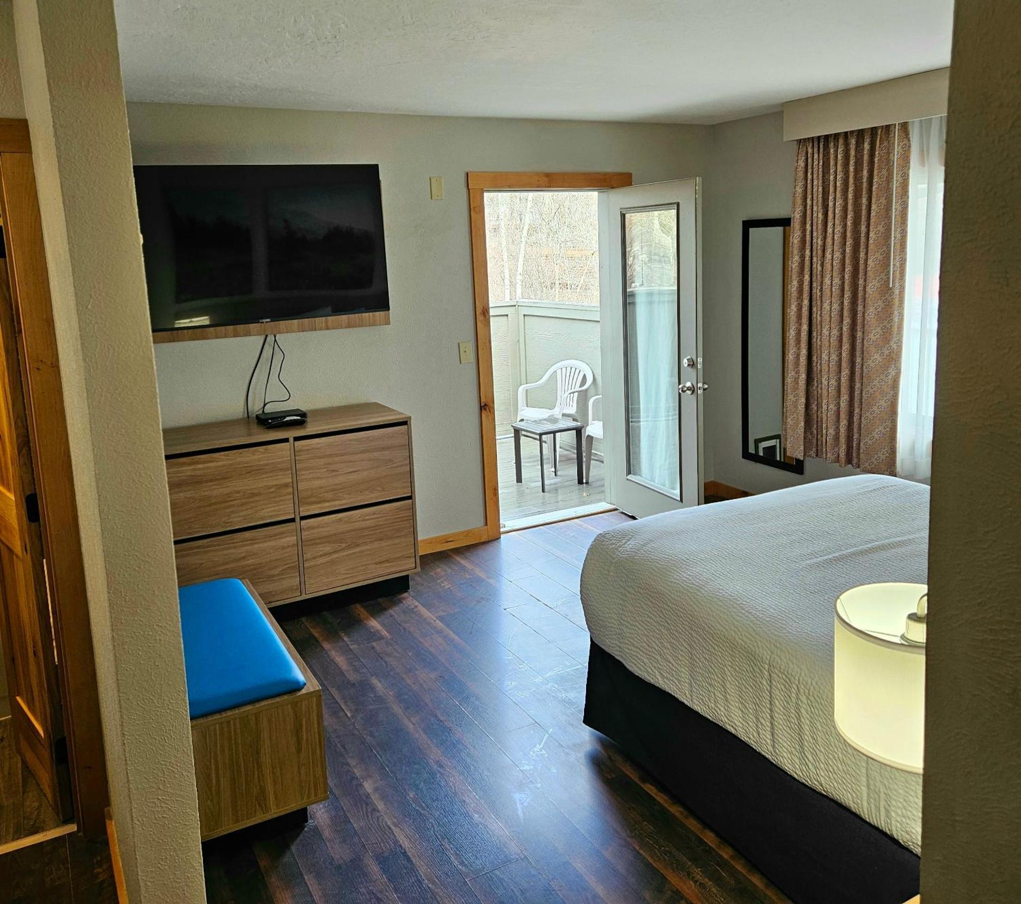 Days Inn And Suites By Wyndham Downtown Missoula-University Exterior photo