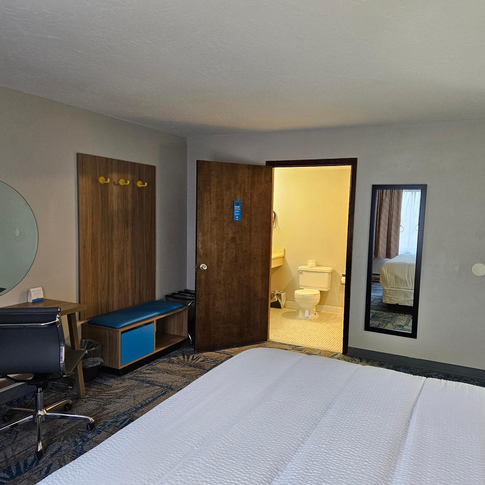 Days Inn And Suites By Wyndham Downtown Missoula-University Exterior photo
