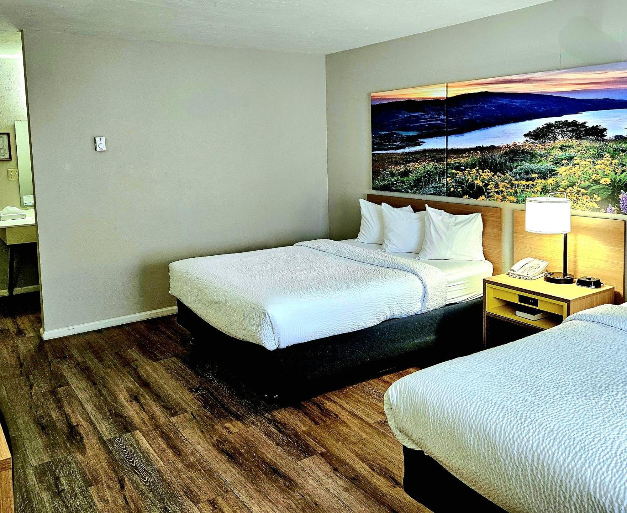 Days Inn And Suites By Wyndham Downtown Missoula-University Exterior photo