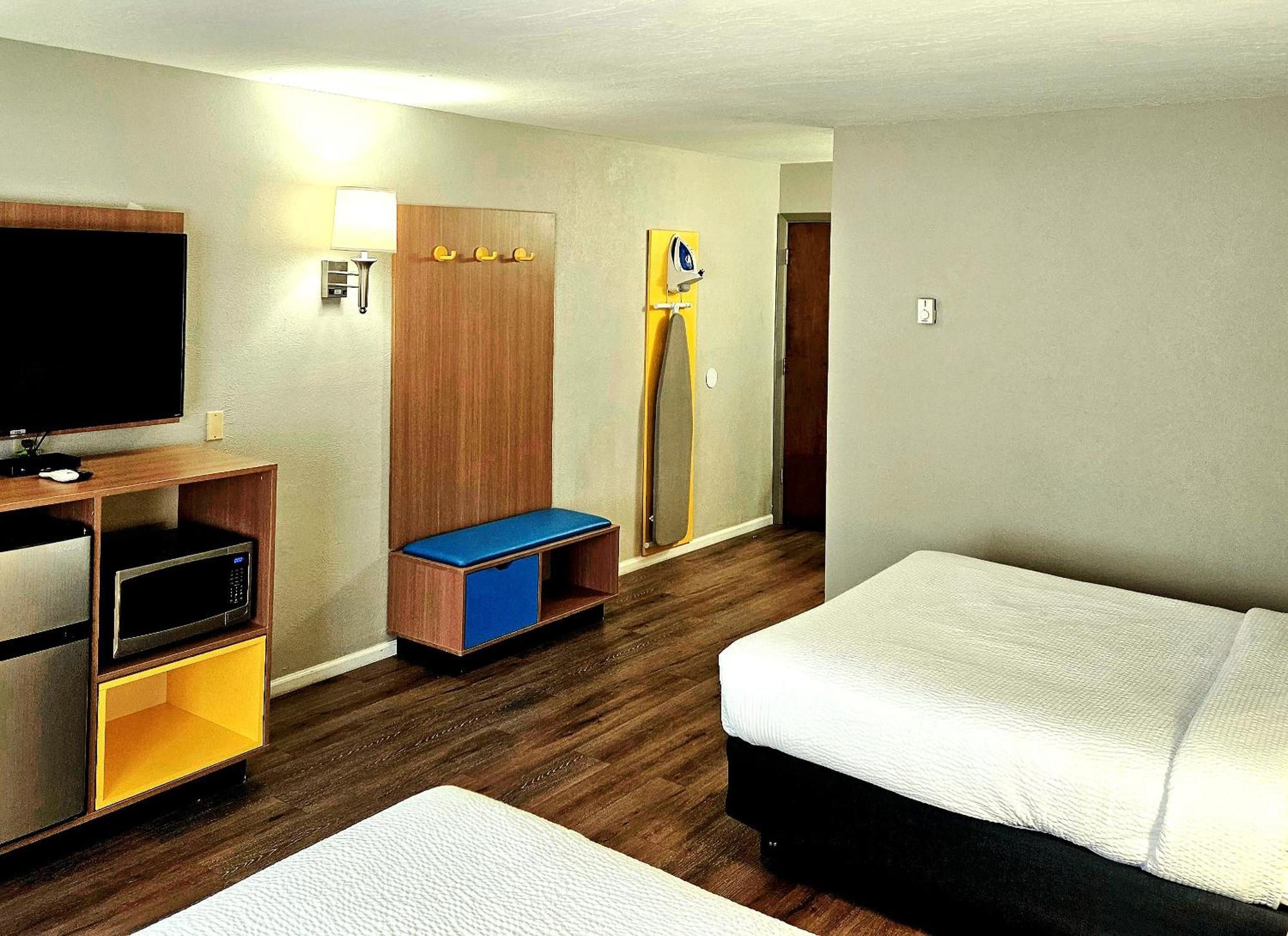 Days Inn And Suites By Wyndham Downtown Missoula-University Exterior photo